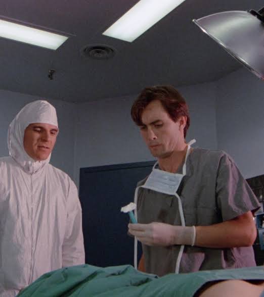 Jeffrey Combs in “The Man With Two Brains” : r/No_Small_Parts