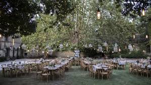Quels Accessoires Deco Pour Un Mariage Dans Son Jardin Mariage Dans Le Jardin Mariage Beau Mariage