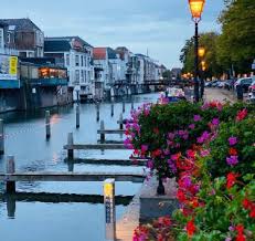 Dit is een (onvolledige) lijst van beelden in gorinchem.onder een beeld wordt hier verstaan elk driedimensionaal kunstwerk in de openbare ruimte van de nederlandse gemeente gorinchem, waarbij beeld wordt gebruikt als verzamelbegrip voor sculpturen, standbeelden, installaties, gedenktekens en overige beeldhouwwerken. Sightseeing In Gorinchem City Apartments Gorinchem