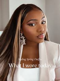 A statement earring + a good blazer 🌸