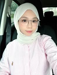 Brown Cathy Bruno Ferrini cat eye🩰 Sangat premium sangat cantik‼️ sesuai  buat power & silau sbb frame ni selesa ya dipakai🥰 yg penting sangat hijab  friendly✓ tak buat tudung kembang😍