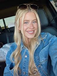 Emma Conner's Instagram, Twitter & Facebook