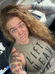 Katie Kurowski's Instagram, Twitter & Facebook