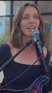 ✨✨August ✨✨ Mostly privates this month.. I'll see you soon, Maui. 🌺  #kendalldeanmusic #music #livemusic #musician #musiciansofinstagram  #electriviolinist #violinist #guitarist #loopingartist #livelooping  #liveloopingartist #femalemusician ...