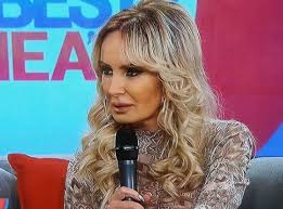 12 octombrie 1968, bucurești) este o cântăreață română de origine maghiară. Daniela Gyorfi Mutilata De Operatii Estetice Ce Reprosuri Ii Aduc Fanii