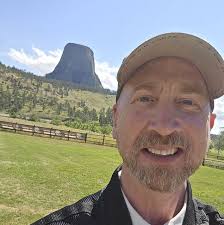 Who can remove honey bees in Cookeville?