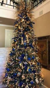 It gives more visual interest, depth, and dimension to a christmas tree. 25 Elegant Christmas Tree Decorating Ideas Best Christmas Tree Decorations Founterior
