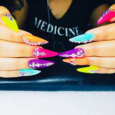 Nails On Fleek And That Medicine Shirt Thooooooooo Queen Naija Queen Nails Pretty Acrylic Nails Girls Nails