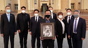 Jun 26, 2021 · 사진 한국문화재재단 이들은 '세계 독립운동가 부조 작품 기증 캠페인'을 전개하고 있으며 이번이 이준 열사, 윤봉길 의사, 홍범도·김좌진 장군에 이어 다섯 번째다. Io5voj6clirw6m
