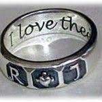 Ring design based on the prop seen in the 1996 baz luhrmann film 'romeo william shakespeare love quote romeo and juliet hand typed on antique typewriter gift girlfriend boyfriend husband wife wedding birthday. I Want My Wedding Ring To Have The Quote I Love Thee From Romeo And Juliet Engraved On The Inside It S B Romeo And Juliet Wedding Rings Quotes Classic Ring