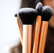 From a lip brush to a blender brush to a flat angled brush, this kit has you covered from top to bottom. The 5 Best Cheap Makeup Brush Brands At Your Local Drugstore Affordable Makeup Brushes Cheap Makeup Brushes Affordable Makeup