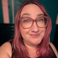 Oh my god the way @sara.holcomb.comedy destroyed all of Erika Kirk's lies 😭