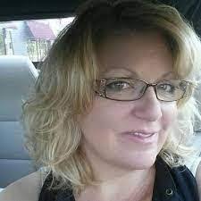 Stephanie Wallingford's Instagram, Twitter & Facebook