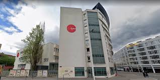 Travailler le samedi c'est la porte ouverte a tous les abus. Un Etudiant Gravement Blesse Apres S Etre Immole Par Le Feu Devant Le Crous De Lyon