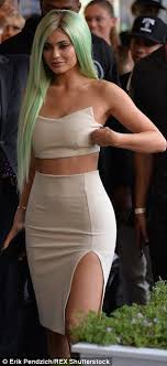 The Good Life She Has Plenty To Celebrate As Of Now Considering Her New App Ha Kylie Jenner Green Hair Kylie Jenner Flash Kylie Jenner