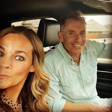 Who is Billyvsco's wife?