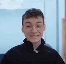 Cassandre Zawaprod GIF