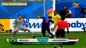 Brasil no ha sido un equipo tan fluido como nos tiene acostumbrado más allá de que brasil sea el favorito para esta batalla, uno no debe desestimar que holanda se mantenga por 23 partidos invicta. Resumen Goles Holanda 3 0 Brasil Mundial Brasil 2014 Youtube