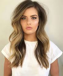 Comment choisir sa coupe de cheveux idéale en fonction de son visage. Quelle Coupe Quand On Perd Ses Cheveux Femme What Haircuts And Hairstyles When You Have Curly Hair