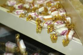 The original flavour is mint, but many others are now produced. La Betise De Cambrai