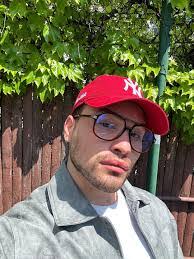 Devan Gray's Instagram, Twitter & Facebook