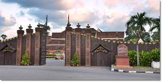 Pada 17hb mac 1966 pasar mpkb (majlis perbandaran kota bharu) telah dirasmikan oleh kdymm sultan kelantan, almarhum tuanku sultan yahya petra ibni almarhum sultan ibrahim, pasar mpkb ini dahulunya dikenali. Istana Balai Besar Wikipedia Bahasa Melayu Ensiklopedia Bebas