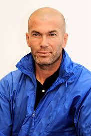 His parents were algerian immigrants and he started playing football in the streets of la castellane. Zinedine Zidane Wikipedia