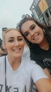 Lisa Elwell's Instagram, Twitter & Facebook