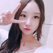 Share a gif and browse these related gif tags. Raë¦¬ì•„ Youtube