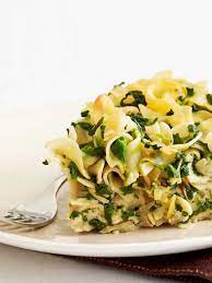 Filled With Spinach Egg Noodles And Lots Of Flavor This Spinach Noodle Kugel Will Soon Become A Favorite Househol Spinach Noodles Vegetarian Recipes Recipes