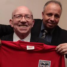 Son of Manchester United legend Nobby Stiles links star's dementia to  heading heavy old-style balls