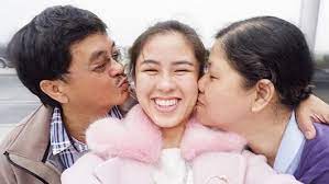Kisses delavin 2019 real life biography wiki age parents nationality and instagram. Kisses Delavin Has Admirable Relationship With Parents Pep Ph Parenting Relationship Pep