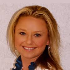 Running around Mariposa Beach Resort's treehouses 😍 the boutique hotel I  bought last year! My 4 Reasons (of many) why I switched from Air bnb.. ⬇️  1. Airbnb is saturated and regulations…