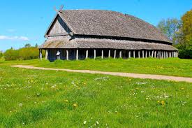 It was a place that was always buzzing with life, the dogs were chasing the sheep, the chickens were clucking, and the people were busy working and talking with. The Viking House Its Influence In Iceland S Architecture