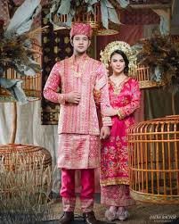 Rumah adat panjalin di majalengka. Foto Prewed Ammar Zoni Irish Bella Serasi Dengan Adat Minang Kapanlagi Com