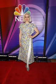 #duff #mae whitman #bella thorne #robbie amell #this movie will probably be terrible but i am a sucker for teen comdies #plus the book wasn't half way that bad from what i remember #mine. Mae Whitman Style Clothes Outfits And Fashion Celebmafia