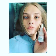 Through all of the craziness of the world right now, @miraflora.co CBD has  really helped me maintain calmness and clarity throughout my days.  #MirafloraCBD #Miraflora