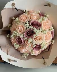 مسكة عروسة ورد جوري floral floral wreath decor