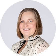 Melissa Oles's Instagram, Twitter & Facebook