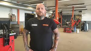 Booking of transports by train, truck and vessel. Bilverkstad Allt Fler Skador Pa Bilar Pa Grund Av Potthalen P4 Vastmanland Sveriges Radio