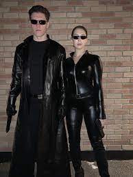 Matrix couples Halloween costume | All black halloween costume, Black  halloween costumes, Halloween costumes brunette