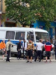If the weather conditions allow, there will be now vegan food in front of rigaer94 each wednesday and thursday at 8 pm. Rigaer94 On Twitter Securities Bauarbeiter Und Bullen Vor Unserer Haustur