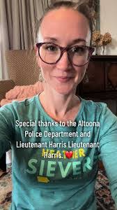 Alyssa Handy's Instagram, Twitter & Facebook