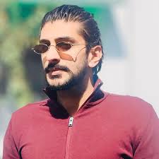 Harsh Chauhan (@theharshchauhan) • Instagram photos and videos