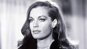 Romy schneider est morte chez elle à paris en mai 1982, à l'âge de 43 ans, dix mois après la mort accidentelle de son fils david, 14 ans. France La Tombe De L Actrice Romy Schneider Profanee Le Quotidien