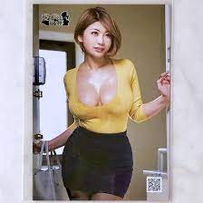 Amazon.co.jp: Yuri Oshikawa Photo L Size Metamorphosis Gentleman's Club  Triple HAPPY Campaign Bonus Item Photo Card Estrus Apartment Wife Is Away  While Her Husband Is Away : Toys & Games