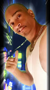 2 Guys Kissing While Dancing Rave