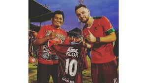Istri marc klok saat ini tengah berada di bali. Marc Klok Relakan Kostum Psm Demi Jersey Timnas Fajar