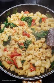 Nudeln Mit Frischem Spinat Und Tomaten Rezept Frischer Spinat Rezepte Frischer Spinat Spinat