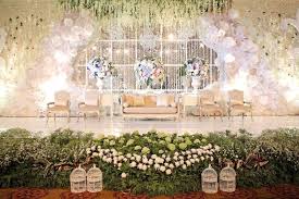 Berikut contoh foto gambar dekorasi pernikahan modern elegan minimalis lagi ngetrend terbaru sebagai inspirasi anda untuk mendesain dan mendekorasi pelaminan impian anda. 50 Dekorasi Pelaminan Minimalis Untuk Pernikahan Tempat Pernikahan Tema Pernikahan Pernikahan
